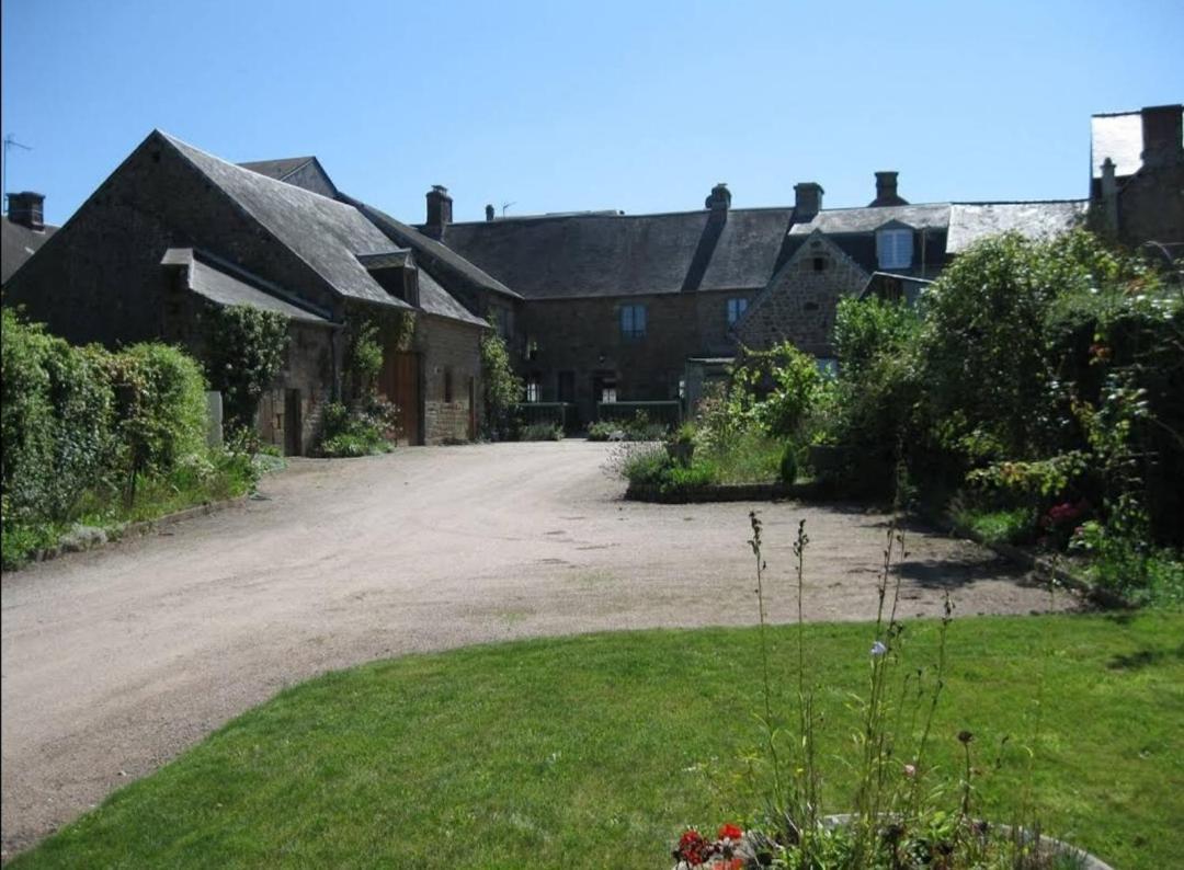 Le Cheval Blanc Hotel Carrouges Luaran gambar