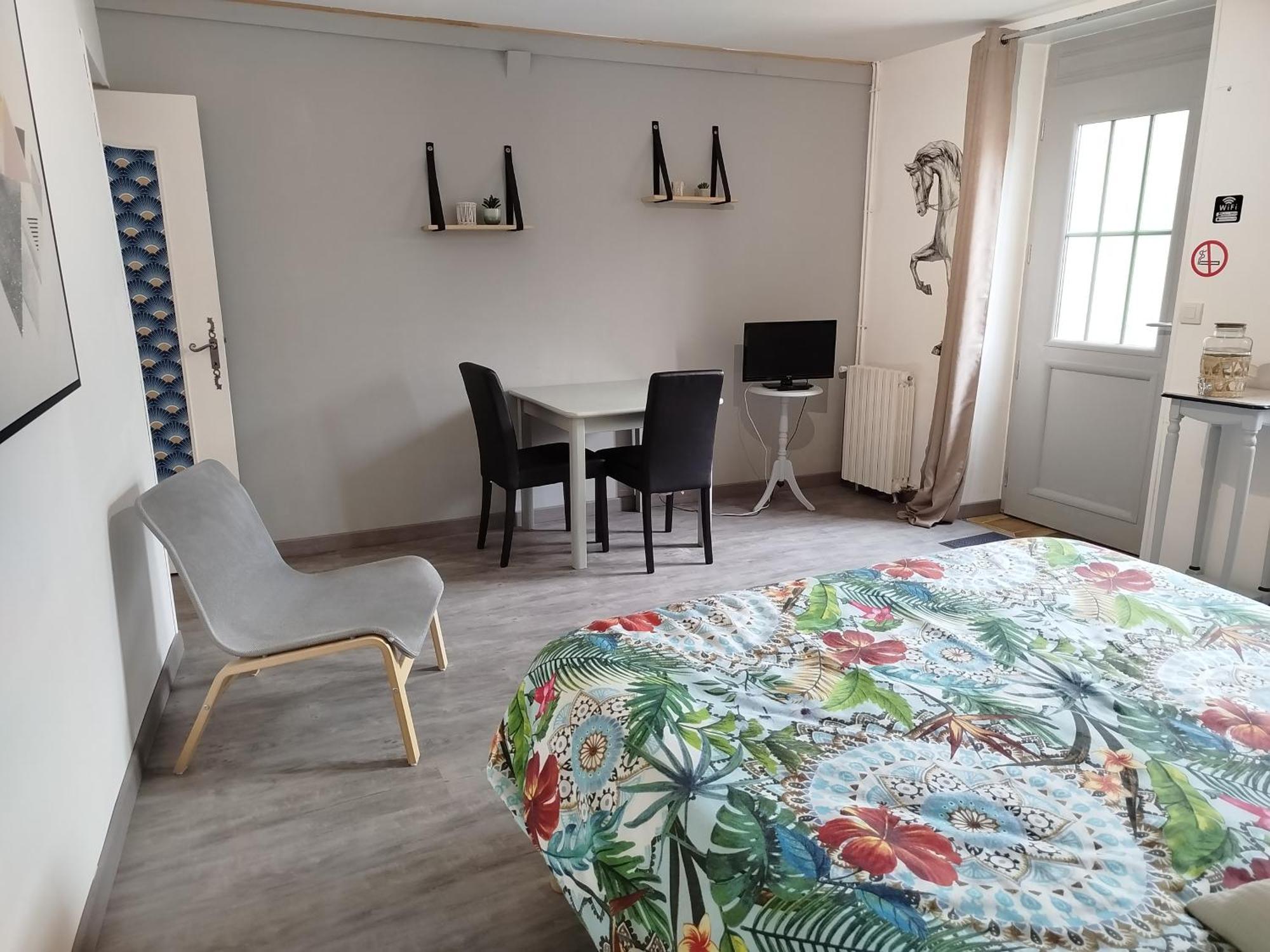 Le Cheval Blanc Hotel Carrouges Luaran gambar